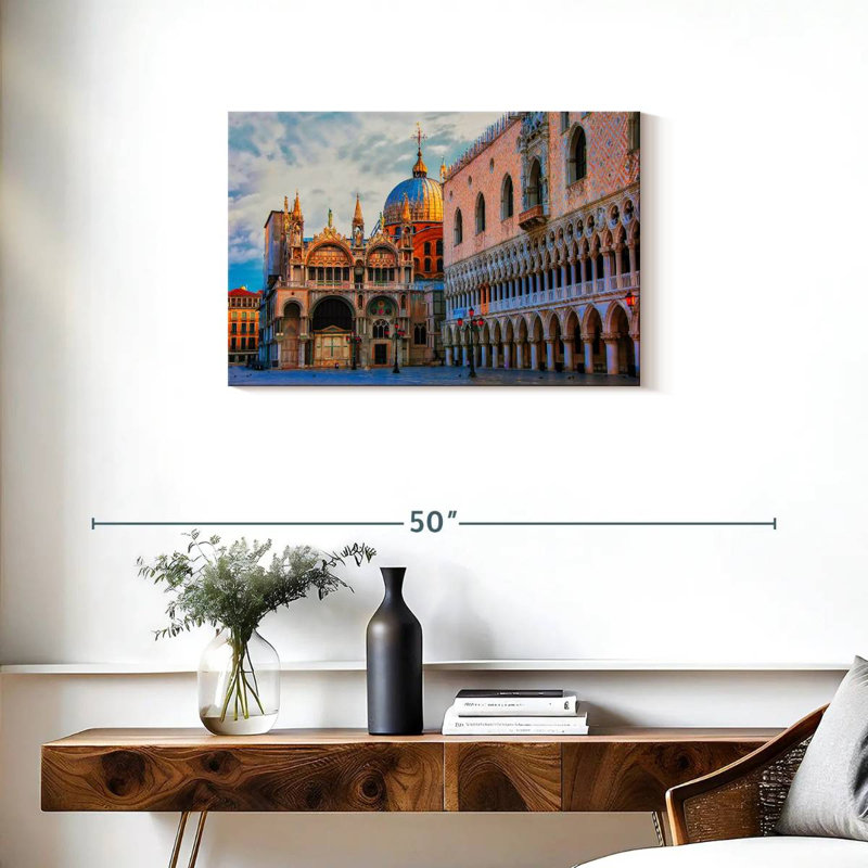 Kavia Saint Mark's Square, 20" H x 30" W