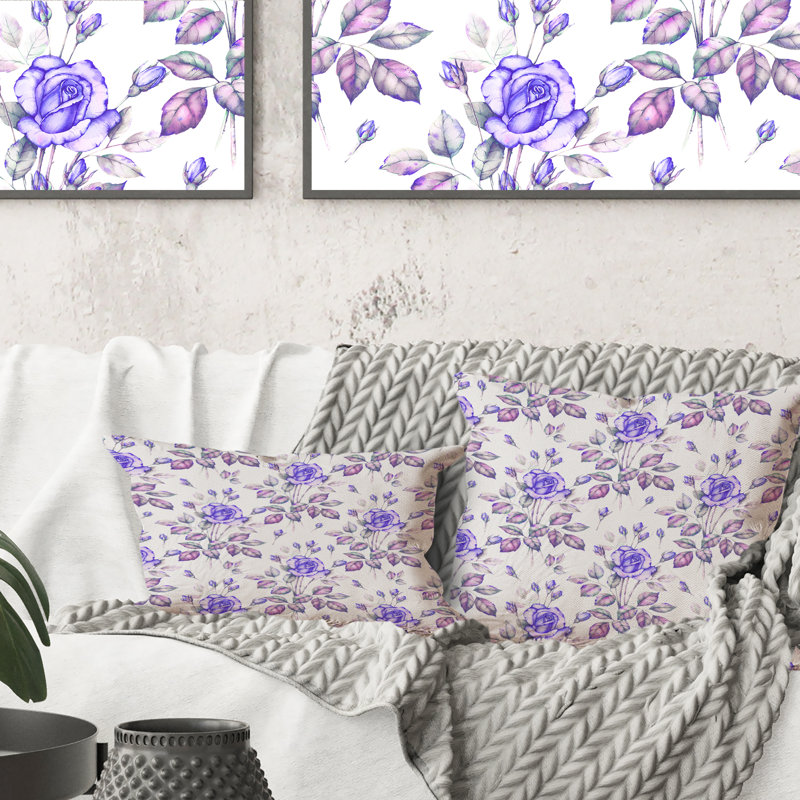 Coussin décoratif rétro à motif de fleurs mauves sur fond blanc, 18 po x 18 po