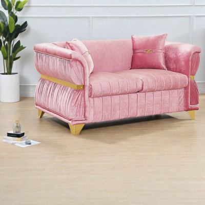 Causeuse en velours rose moderne de 61,8 pouces avec garniture en métal doré pour la maison Modern