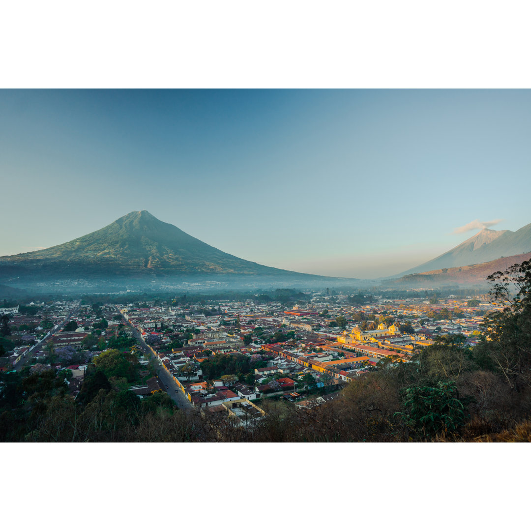 Scenic View Of Antigua At Sunrise von Oleh_Slobodeniuk - No Frame Gemälde auf Leinwand