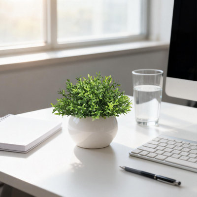 Ensemble de 4 plantes en pot en céramique avec feuilles de PE et mousse, ensemble de verdure sphérique ronde pour la décoration intérieure, le bureau et les tables d'intérieur