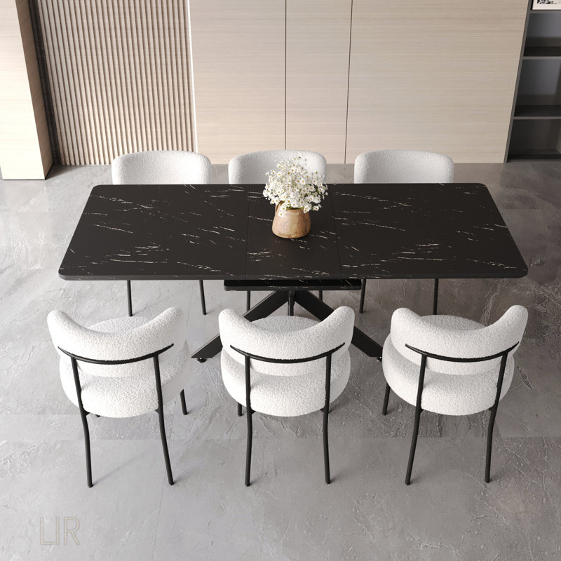 Ensemble de table de salle à manger extensible pour 6 à 8 personnes avec chaises rembourrées à dossier incurvé, parfait pour les salles à manger modernes et spacieuses