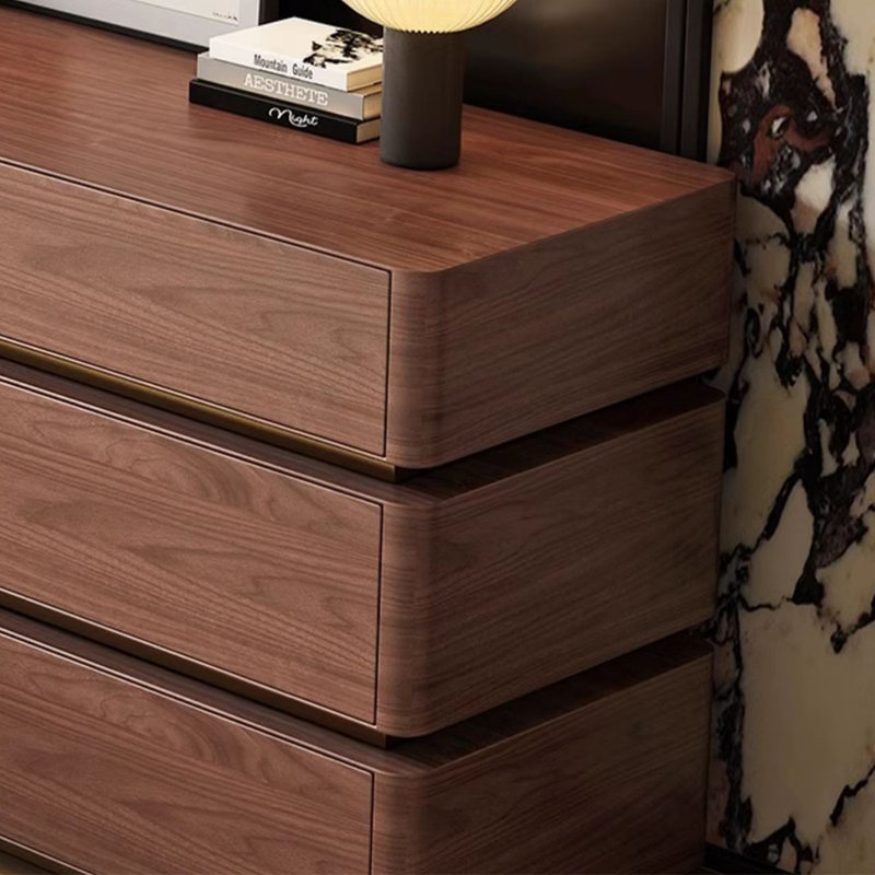 Shaen, Walnut