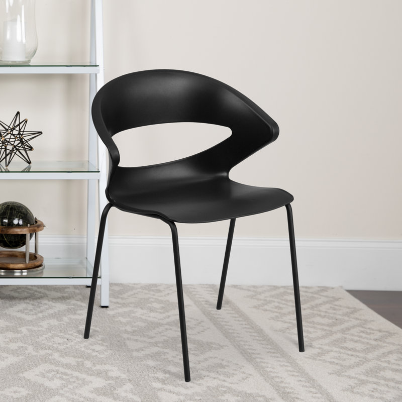 Chaise empilable de style café avec dossier flexible Zoey capacité de 440 lb.