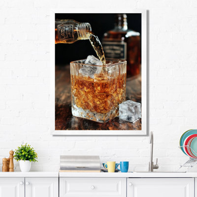 «Glass Of Whiskey», impression sur toile jaune