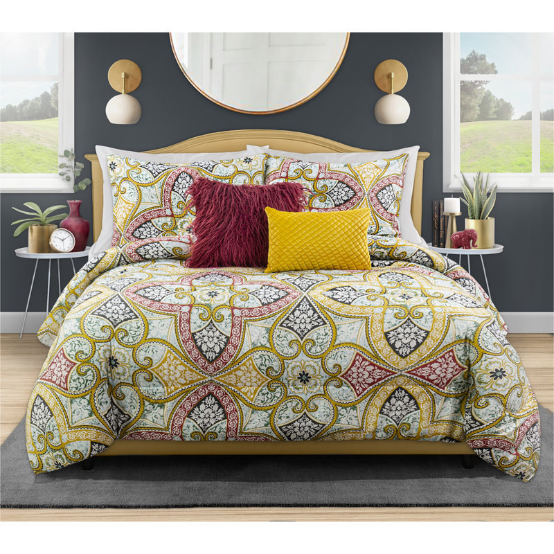 Polyester Abstract Comforter, Queen Comforter + 4 Additional Pieces