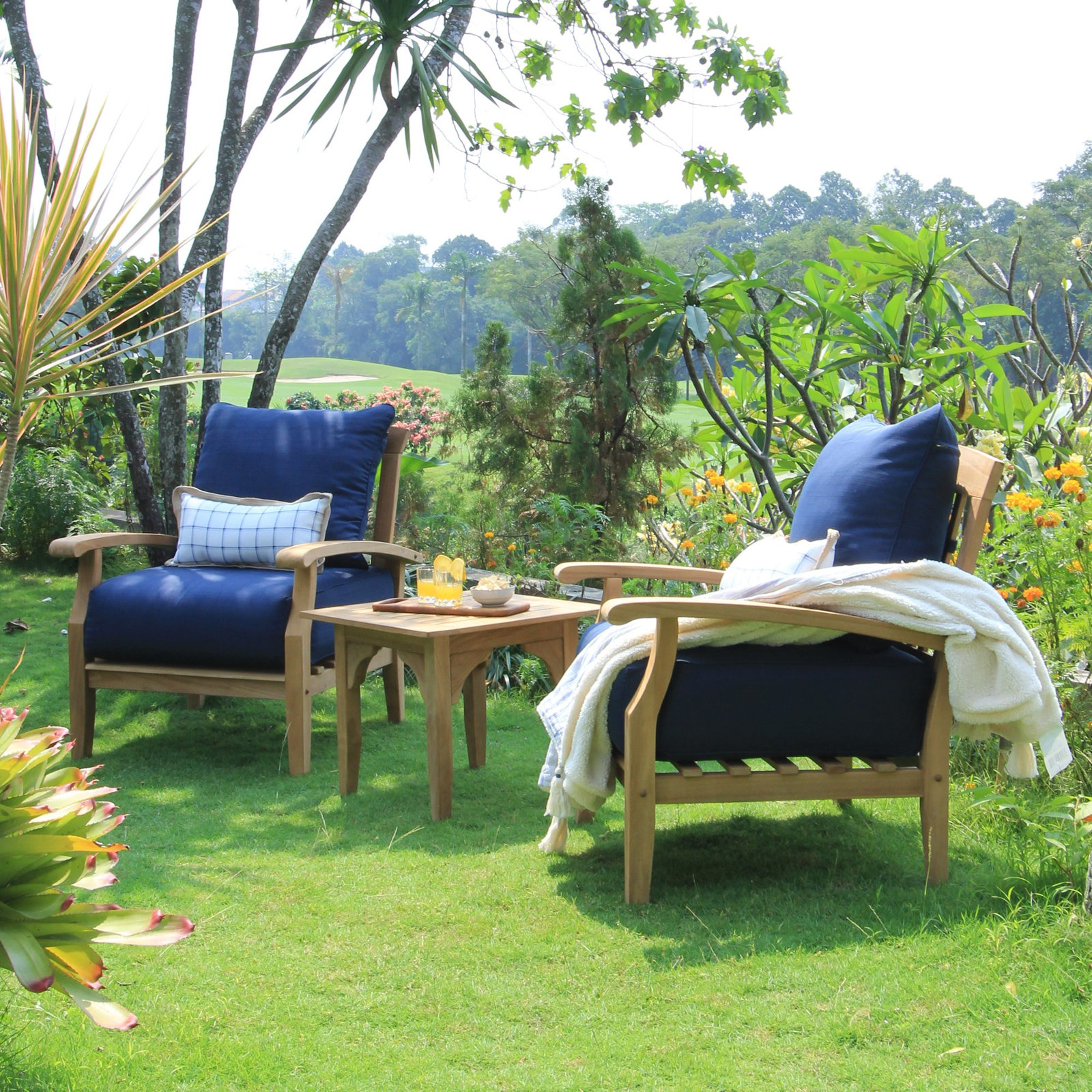 Summerton Teak Patio Lounge Chair, Brown Frame/Navy Performance Olefin Cushion