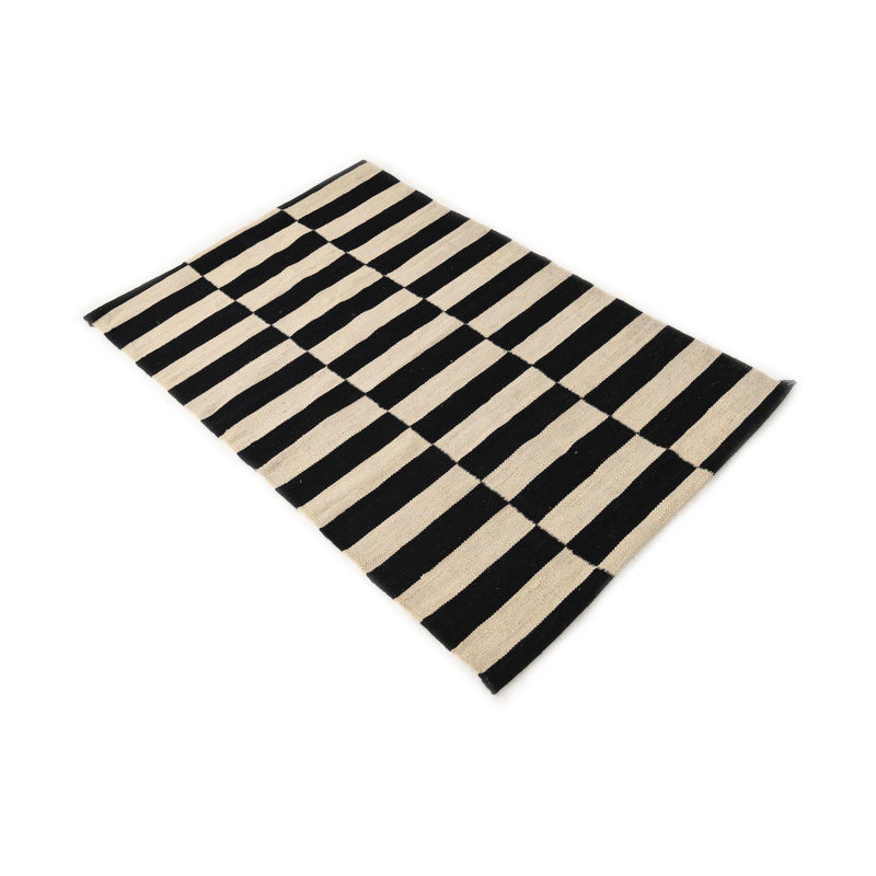 Tapis noir et blanc Newsom