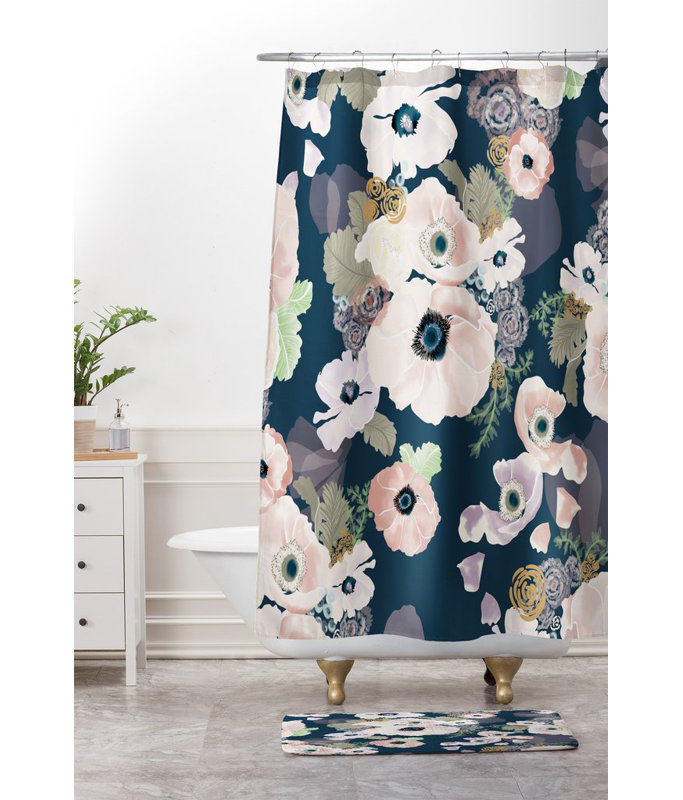 Tapis de salle de bain une femme