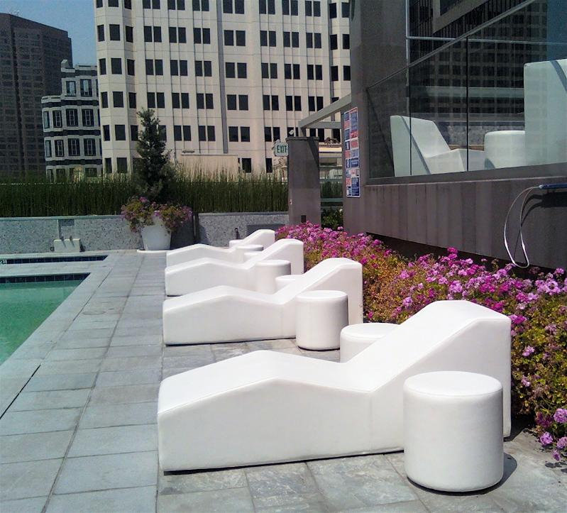 ClubNow Outdoor Chaise Lounge, Chill White