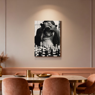 Tableau sur toile tendue représentant un chimpanzé jouant aux échecs (1 pièce)