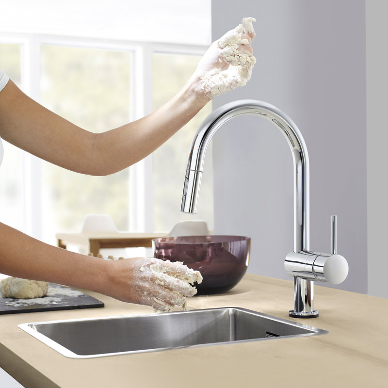 Minta® Pull Out Single Handle Kitchen Faucet, Starlight Chrome, Touch