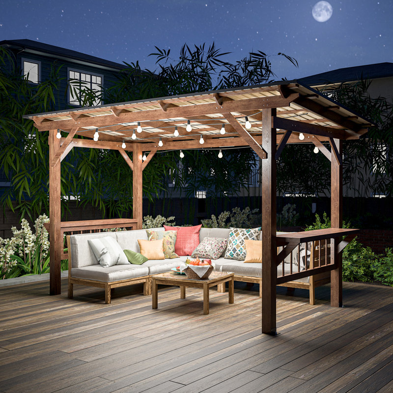 Pergola en bois avec toit en métal, ampoules et comptoirs de bar attrayants