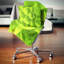 Pétales de fleurs vert vif - coussin à imprimé floral-30613578-30810386