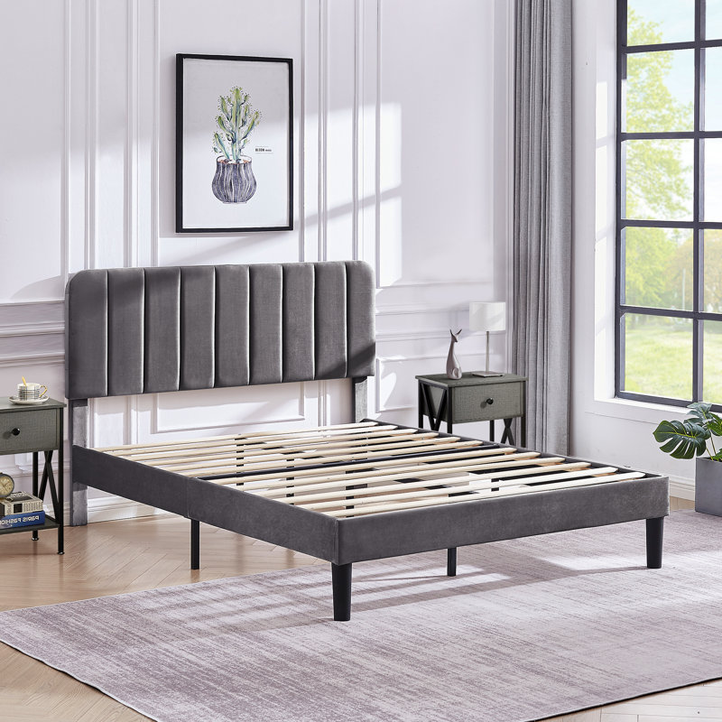 Ensemble de chambre à coucher 3 pièces Pokorny, cadre de lit plateforme tapissier en velours avec tête de lit réglable et 2 tables de chevet, ensemble de mobilier de chambre double moderne avec lattes de bois, aucun sommier requis, assemblage facile