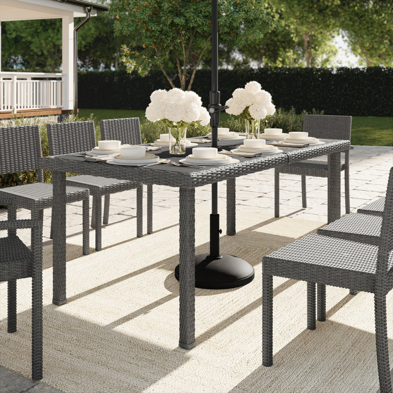 Table de patio d'extérieur en rotin avec plateau en bois d'ingénierie 71 po Martha Stewart Bedford, Gris