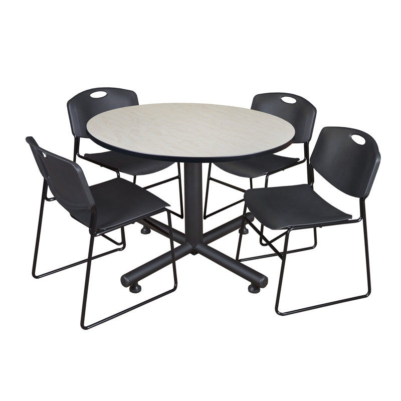 Nicklo break room table, 4 Zeng stackable chairs, Érable, Noir