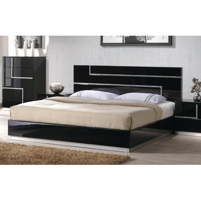 Shanda Black Platform Standard Bed 