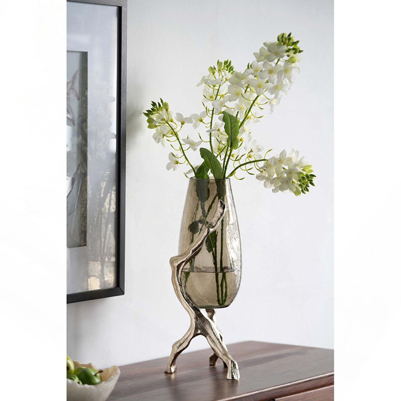 Vase en verre doré avec pieds en aluminium 9 x 7 x 18 po