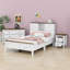 Ensemble de chambre à coucher de style maison de campagne 3 pièces avec lit plateforme, tête de lit, station de charge, table de chevet et commode-1215206170