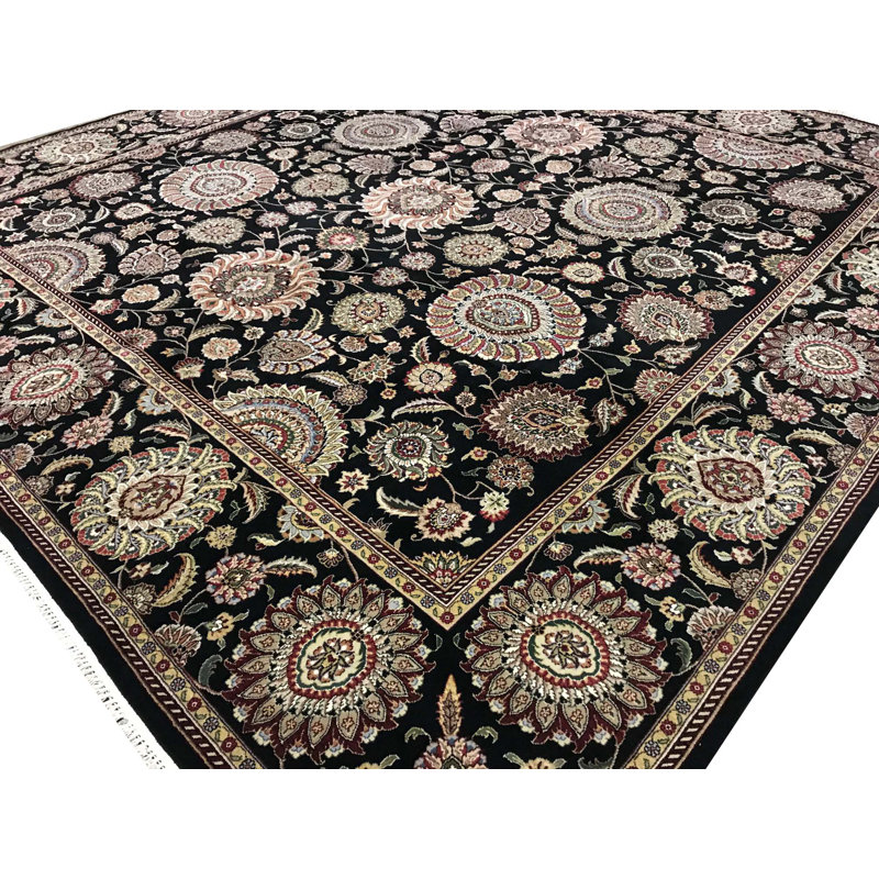 Manchuria Wool Oriental Area Rug in Beige/Black