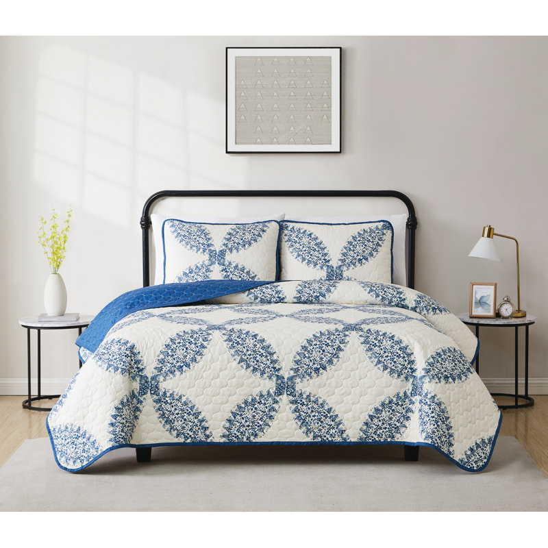 Polyester Plain Weave Irish Chain Quilt, Twin Quilt + 1 Standard Pillow Sham