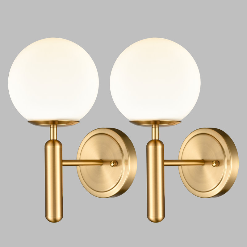 Applique murale moderne en or avec abat-jour globe en verre de lait, Raccordé