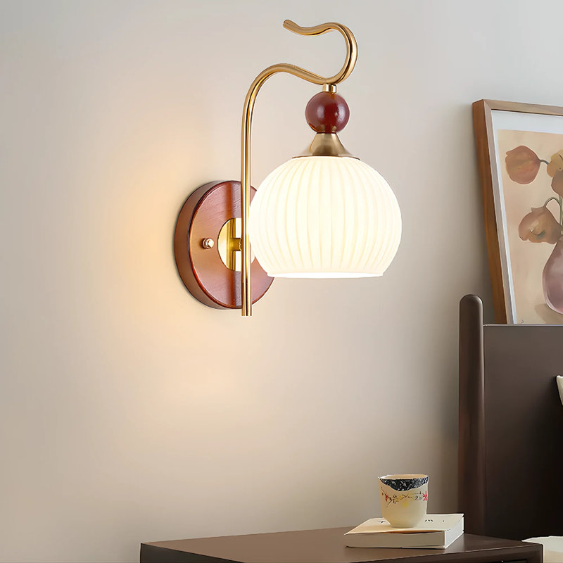 Applique murale moderne Mid-Century avec accents en bois et laiton