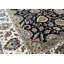 Tapis noir et beige noué à la main de haute qualité