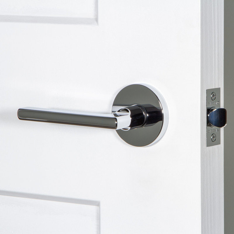 Viaggio Circolo Rosette Passage (Hall & Closet) with Milano Lever, 2.375", Left, Bright Chrome
