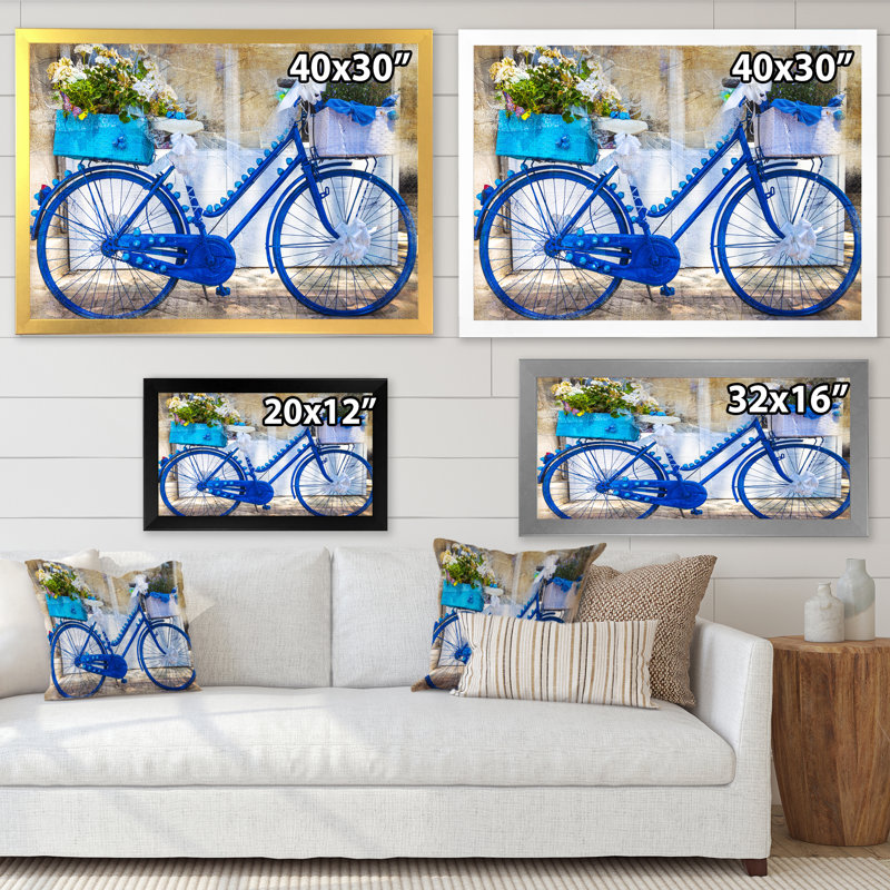 Vélo rétro bleu avec fleurs - Impression sur toile, H 16 po x l 32 po, Cadre photo argenté
