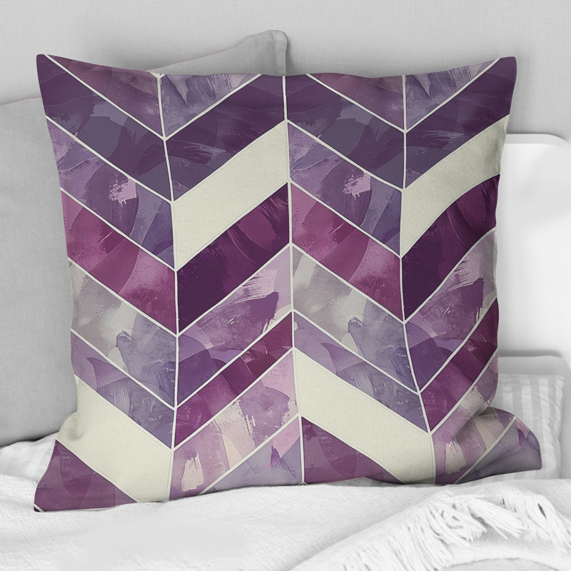 Coussin décoratif traditionnel à chevrons mauve et beige II, H 18 po x l 18 po