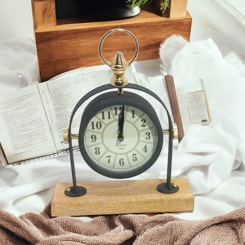 Traditional Numerical Metal Quartz Movement / Crystal Tabletop Clock Matte Black