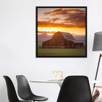 "Wet Mountain Barn II" par Dan Ballard, reproduction de photo sur toile tendue