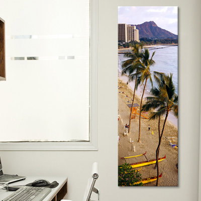 «Panoramique panoramique sur la plage, plage de Waikiki, Honolulu, Oahu, Hawaï», reproduction d'art sur toile tendue