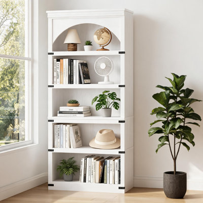 Grande bibliothèque à 5 niveaux Farmhouse, bibliothèque de rangement ouverte arquée avec panneau de densité imperméable, ensemble de protection d'angle et anti-basculement en métal, tablette de présentation autoportante pour le bureau de la chambre à coucher ou du salon.