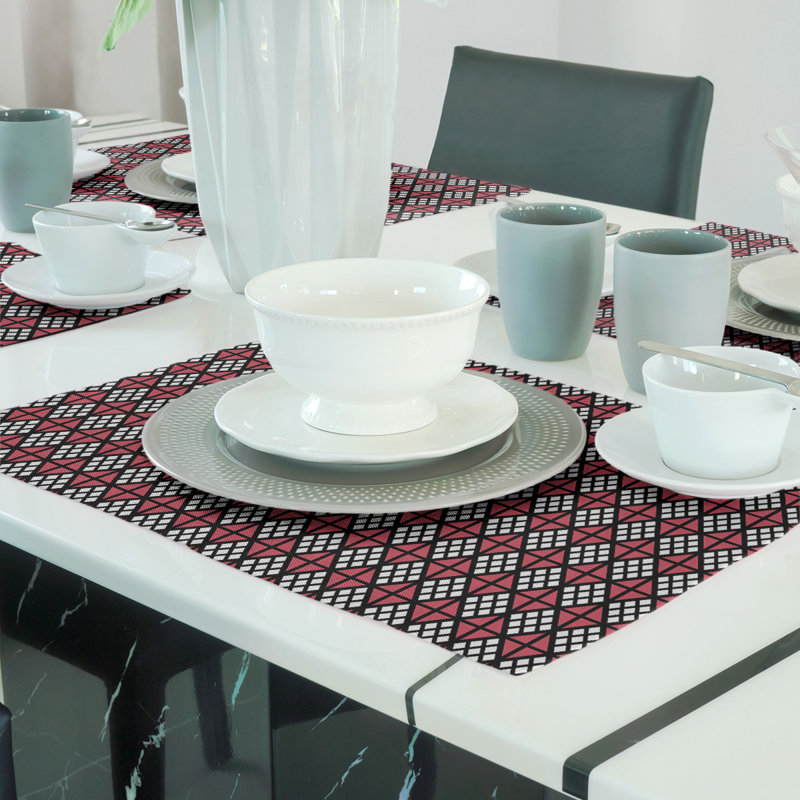 Napperon en coton 18 po Classic Diamonds, Rouge