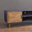 Meuble télé Mid-Century moderne avec armoires de rangement et tablettes ouvertes