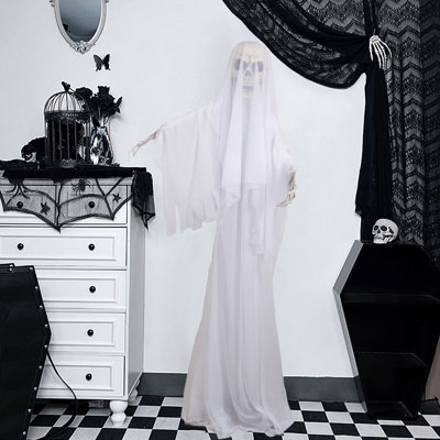 Figurine fantôme effrayante d'Halloween avec squelette d'Halloween