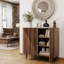 Buffet en noyer cannelé avec tablettes réglables, pieds en métal, rangement polyvalent pour la salle à manger ou le vestibule