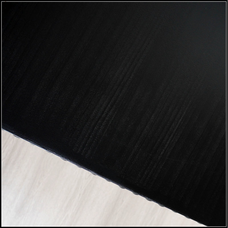 Élégante console en bois noir avec motif de cascade incurvée et perles en bois fabriquées à la main pour des entrées et des couloirs élégants