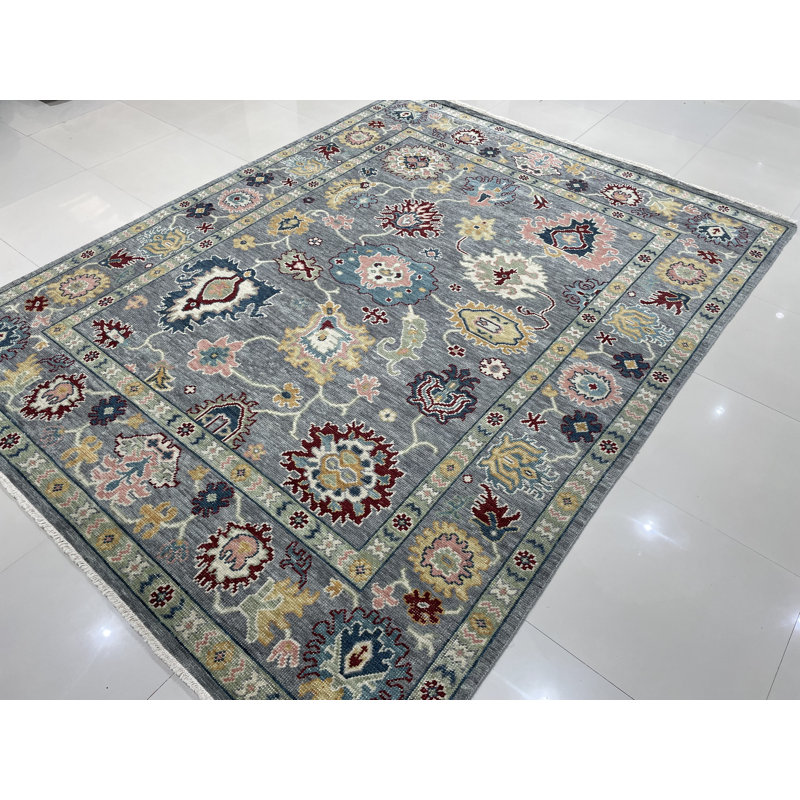 Elegant Gray Hand-Knotted Wool 8' x 10' Mahal Rug