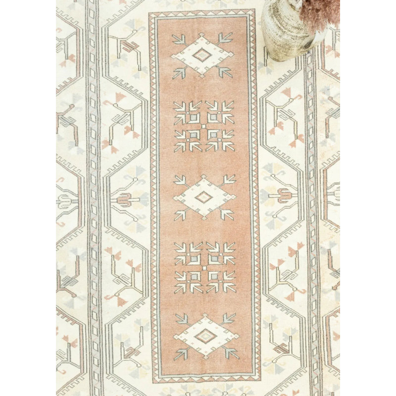 Tapis unique 6 pi 6 po x 9 pi 7 po Mimke