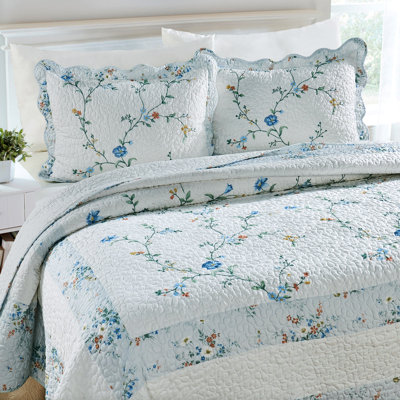 3 Piece Lvy Floral Embroidery Quilt Set
