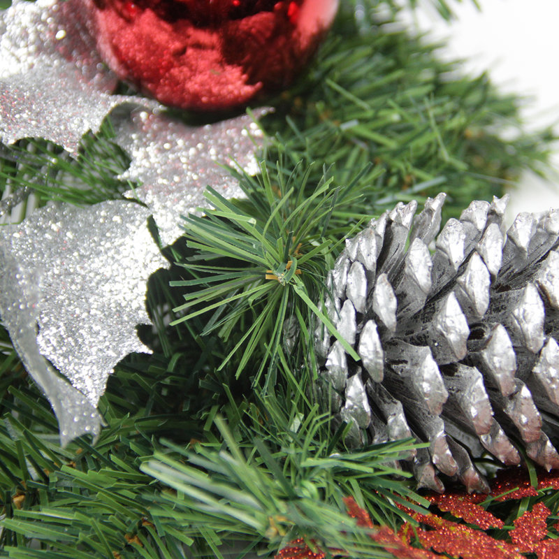 Guirlande de Noël artificielle rouge 6 pi x 8 po avec cônes de pin - non éclairée