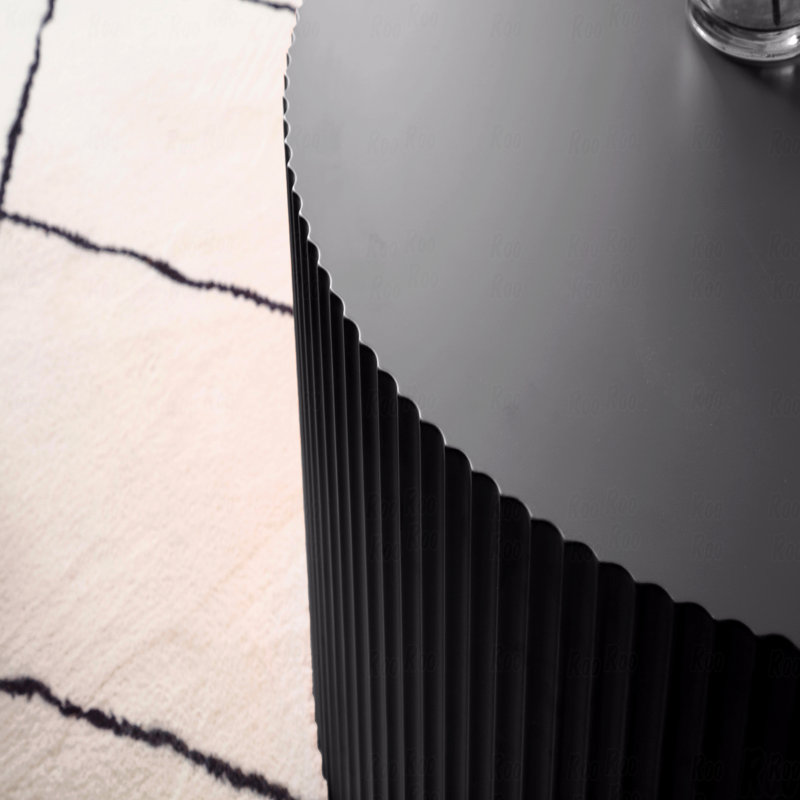 Table basse élégante et moderne à motif en relief accrocheur