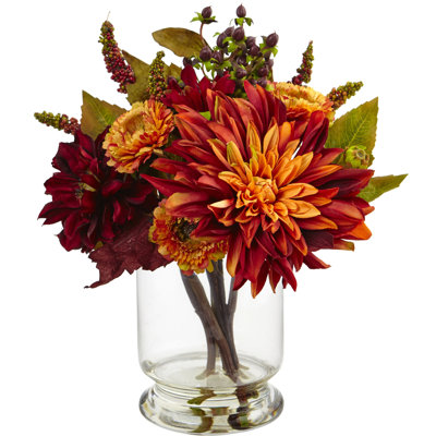 Arrangement floral dahlia dans un vase