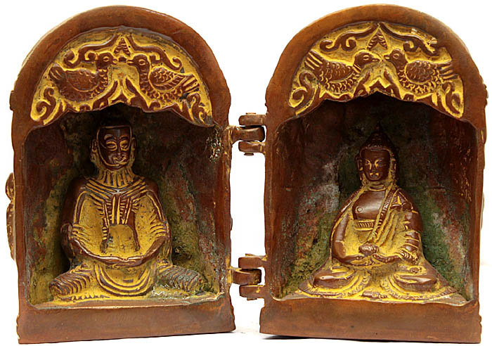 Bouddhiste tibétain pliant le temple du Bouddha (face arrière gravée avec des scènes de la vie de Shakyamuni)
