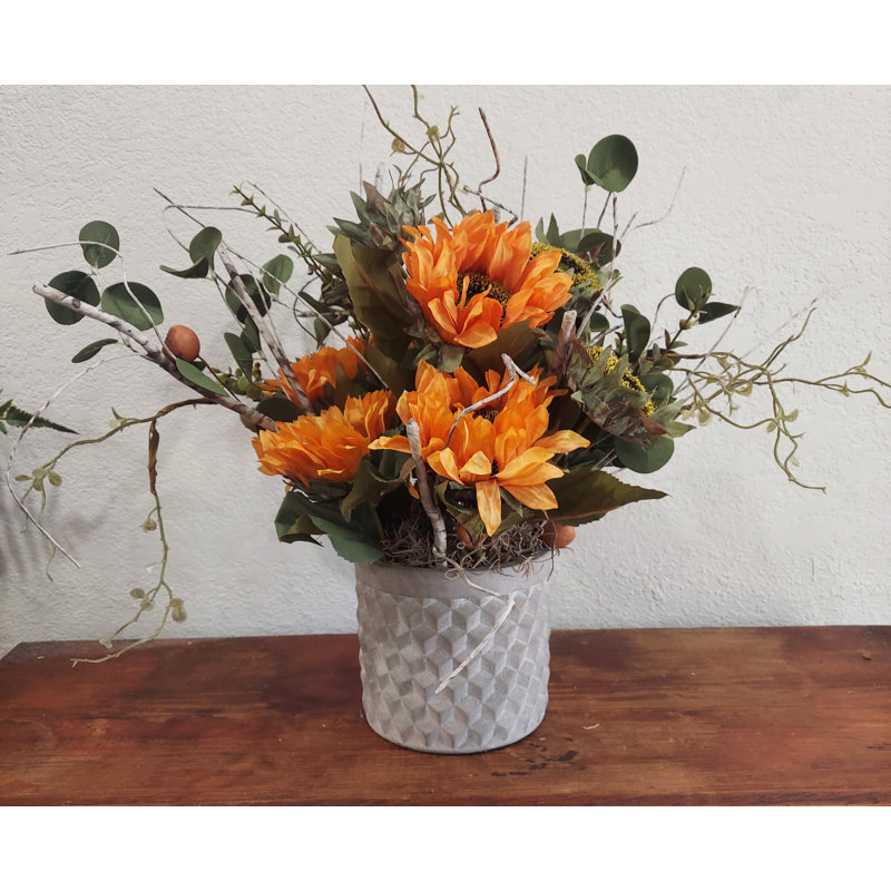 Arrangement d'automne rétro, tournesol et gousse d'eucalyptus