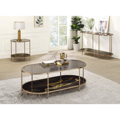 Table basse en verre et champagne